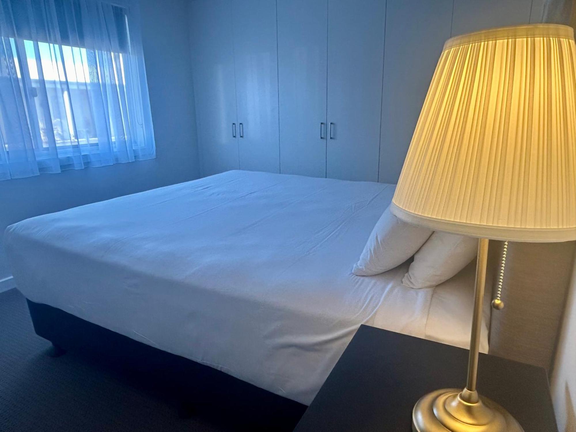 湖景公寓汽车旅馆 罗布 外观 照片